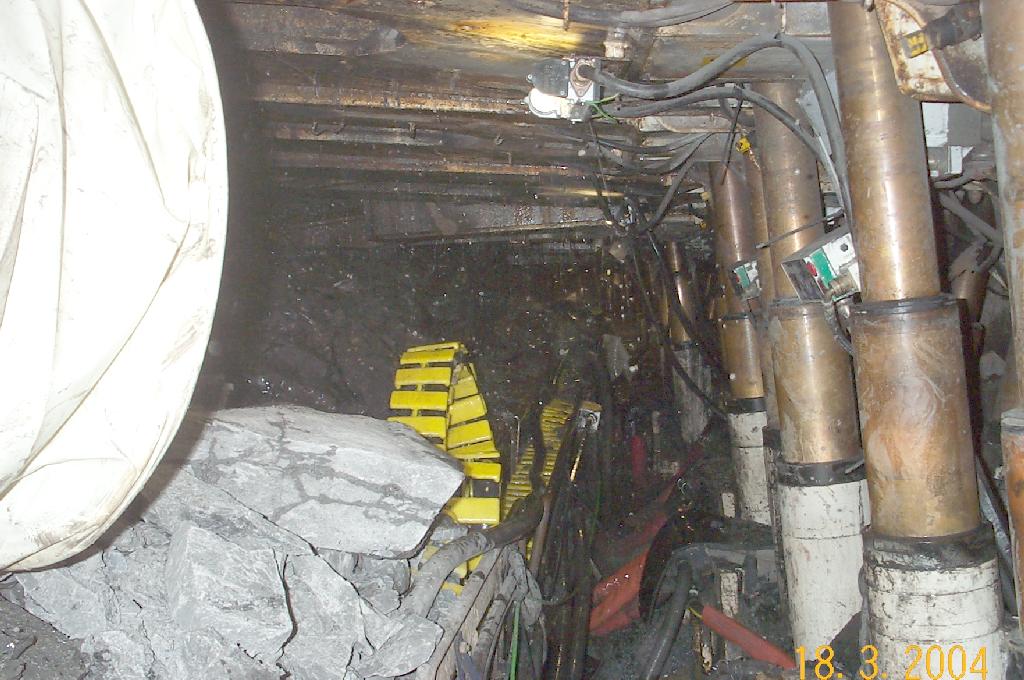 H81 Coalface total blockage by roof fall
